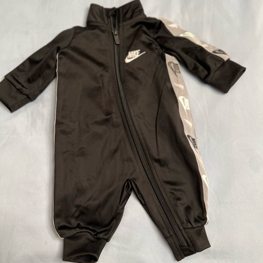 Nike suit for newborn
